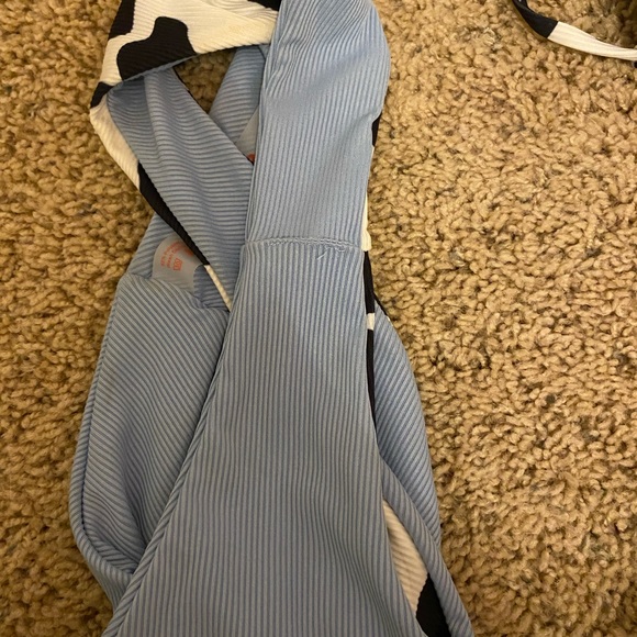 Shein bikini - Picture 2 of 3